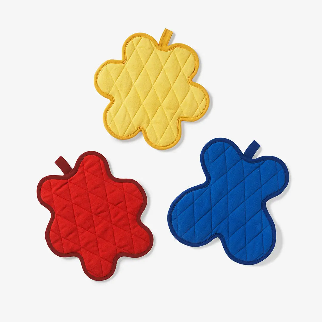 Red Serving Friends Pot Holder