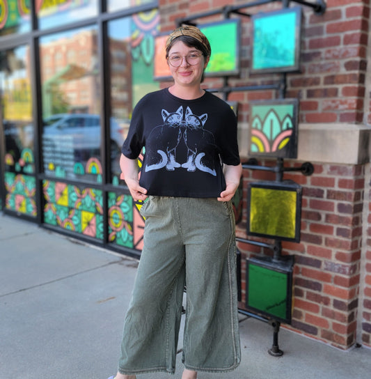 Black Kitties Clover Crop Tee