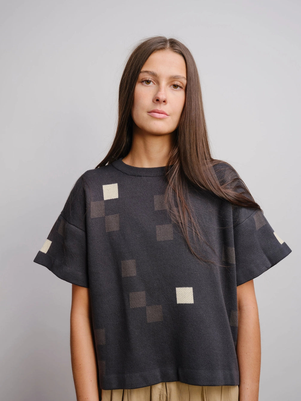 Albers Short Sleeve Sweater Tee - Obsidian by The Endery