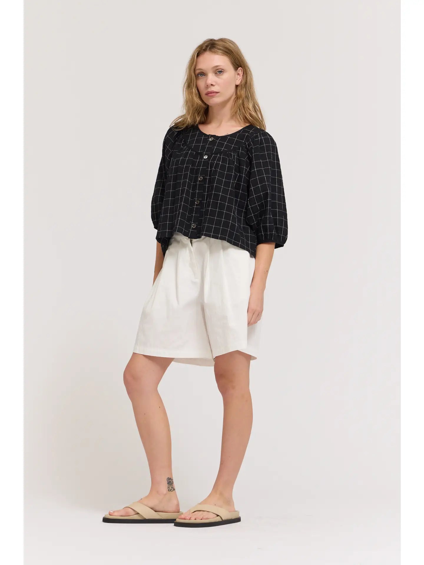Black Twill Grid Puff Sleeves Top
