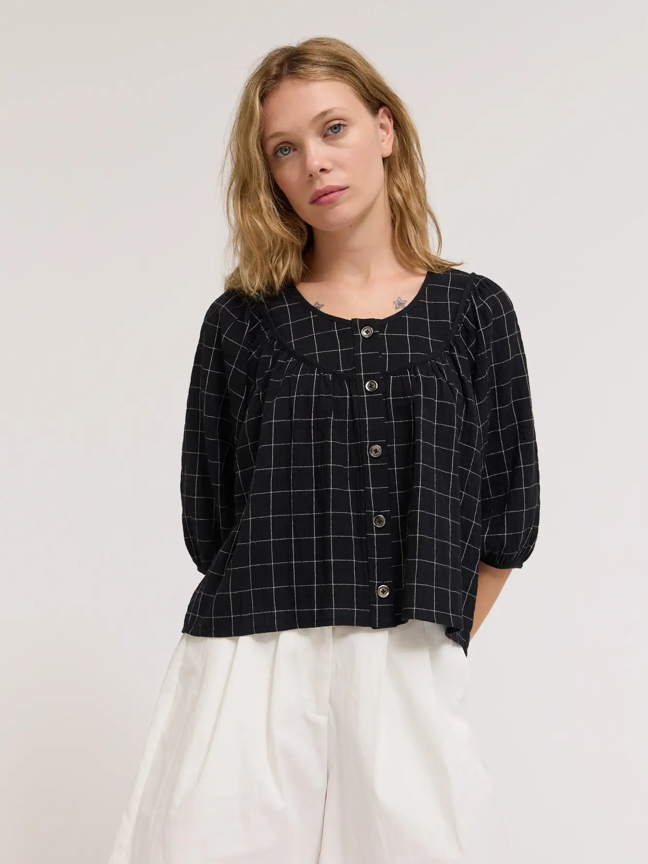 Black Twill Grid Puff Sleeves Top