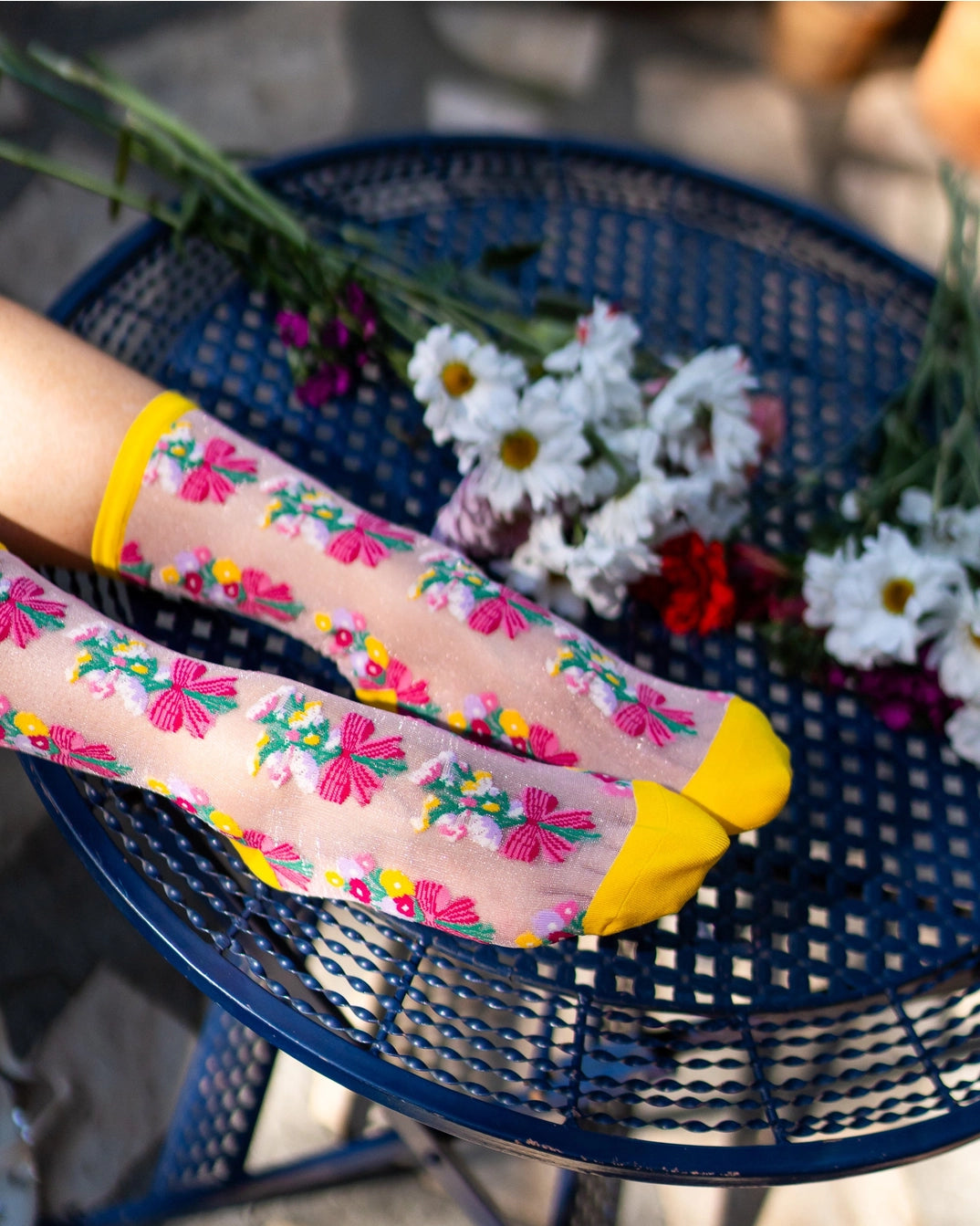 Bouquets All Day Shimmer Sheer Crew Socks