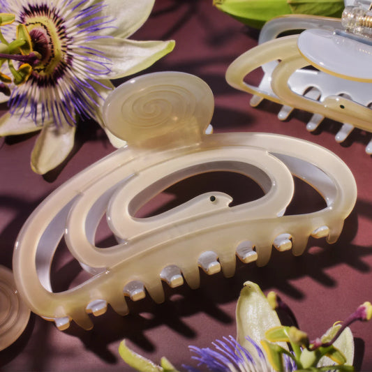 Corra Green Snake Hair Claw