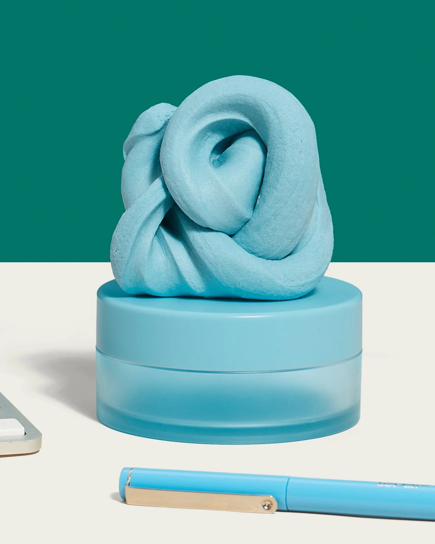 Lagoon Blur Calming Focus Putty by Speks