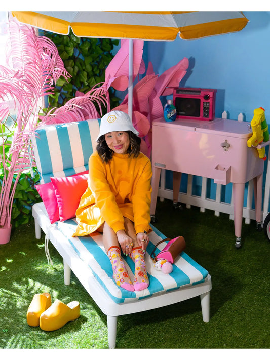 Smiley Face Daisy Sheer Crew Socks