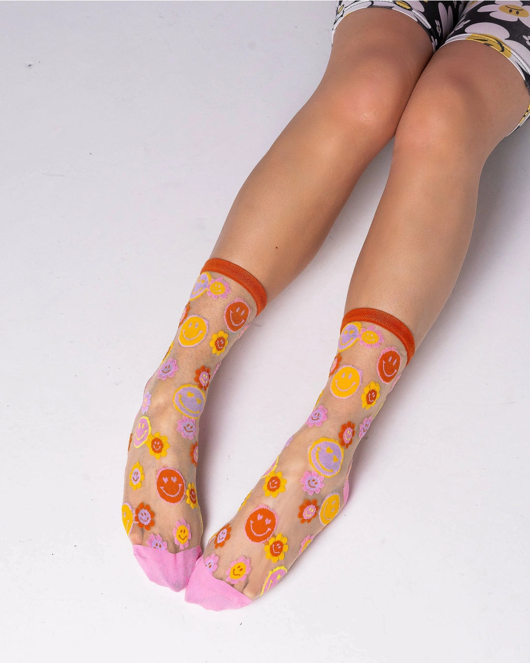 Smiley Face Daisy Sheer Crew Socks